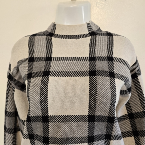 Premise - Plaid Knit Mock Sweater - Picture 5 of 15